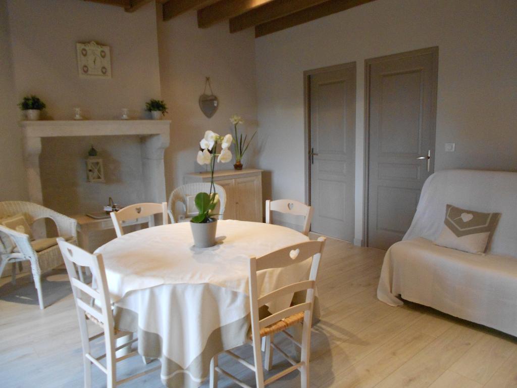 Au Coeur D'Origny Bed & Breakfast Couches ห้อง รูปภาพ